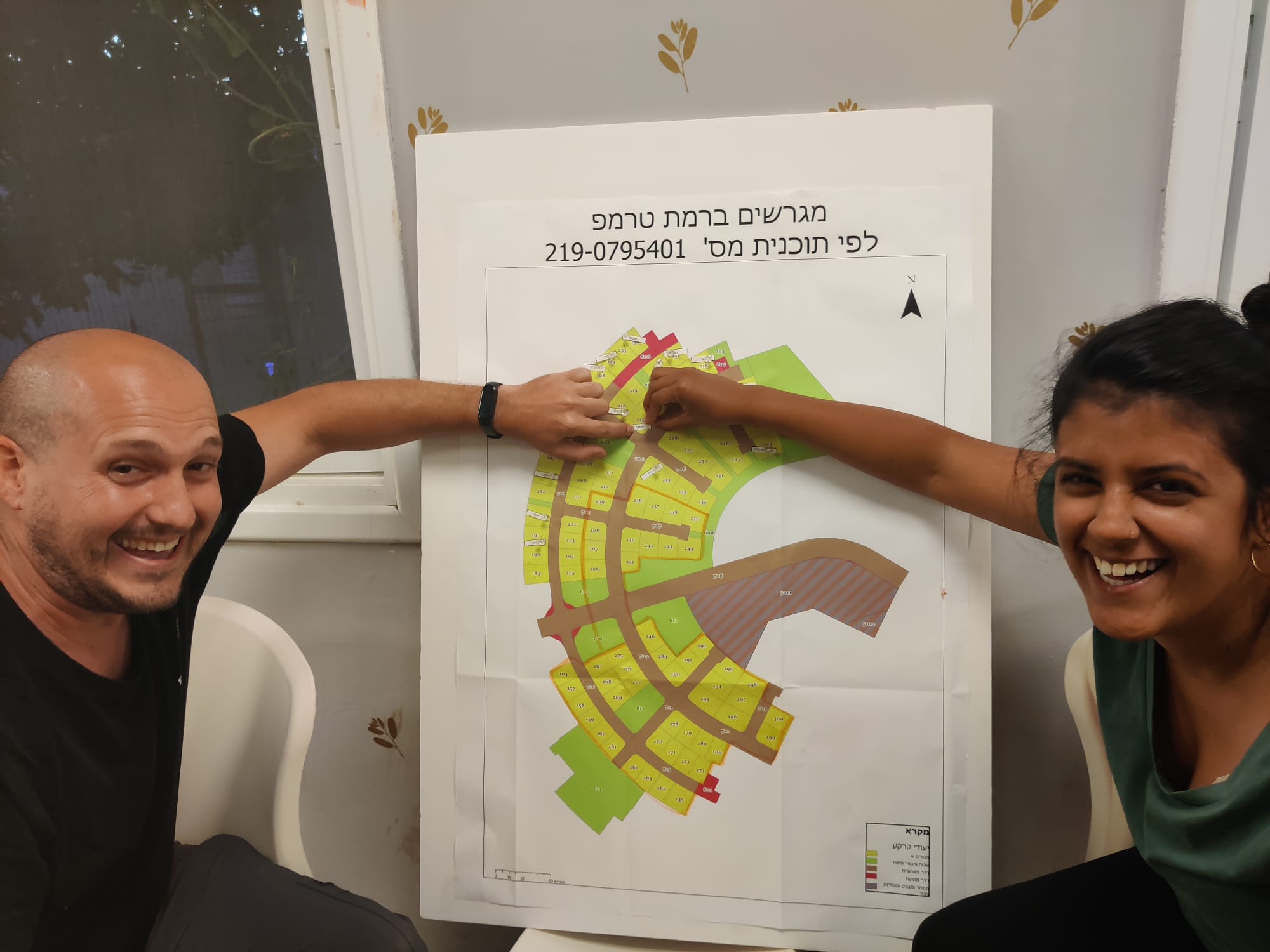 ברמת טראמפ בוחרים מגרשים ותכף בונים!